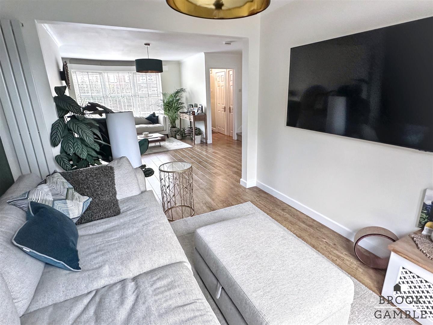 4 Bedroom House. Park Lane in Eastbourne,  8